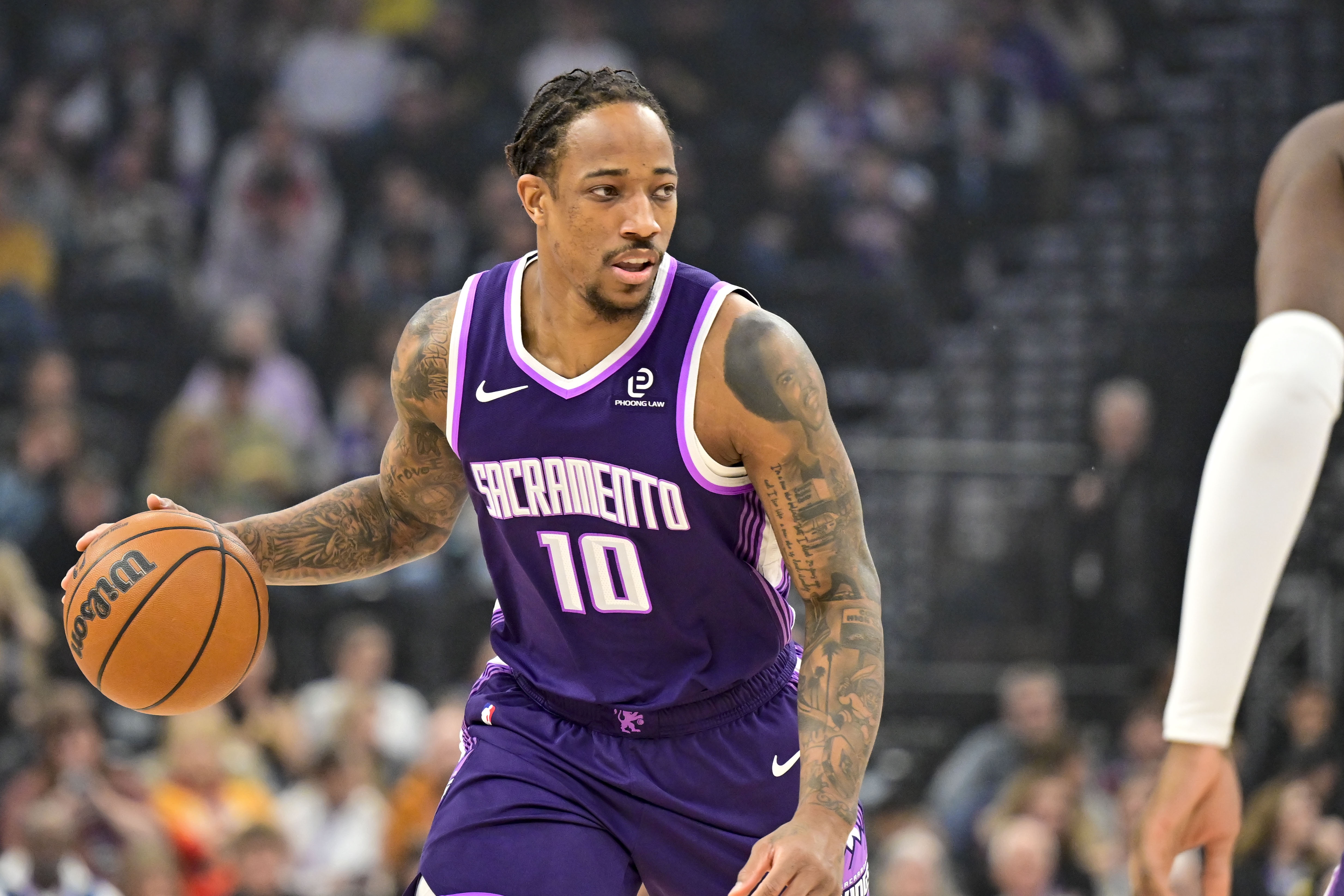 开云在线开户-得分能力&amp;持续性缺一不可！总得分前20全员出场数超1k 老詹超1.6k