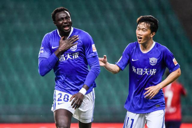 泰山不要的35岁空霸2分钟造乌龙+头槌 助沧州复仇